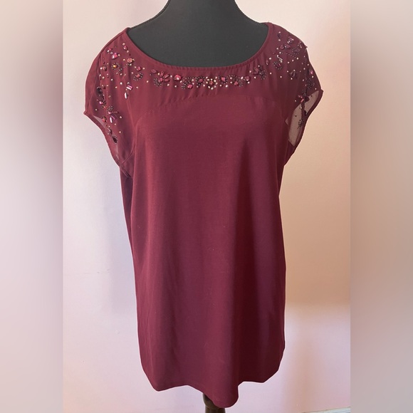 Ricki’s burgundy cap sleeved top with jewelled neckline Size L - Picture 1 of 3